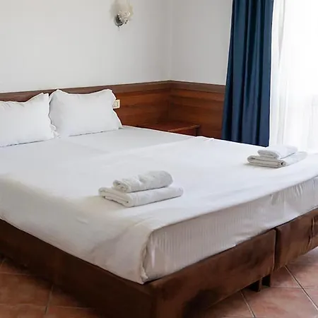 Lasko 3* Golem (Tirana)